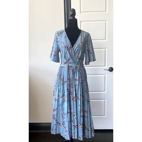 PrettyLittleThing Dresses & Skirts - Dusty Blue Floral Pleated Midi Dress